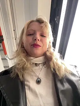 EveLittleSinner online show from October 28, 2025, 10:41 am