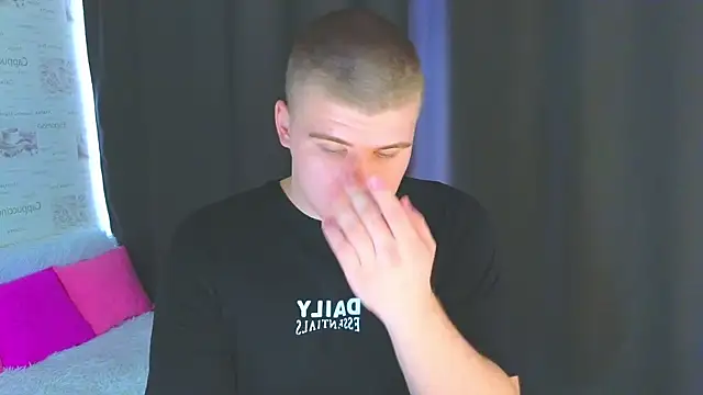 Snapshot of kittenmurr chatting on October 7, 2025, 3:47 am kittenmurr online show from October 7, 2025, 3:47 am