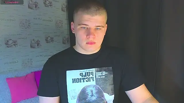 Snapshot of kittenmurr chatting on October 12, 2025, 8:19 pm kittenmurr online show from October 12, 2025, 8:19 pm