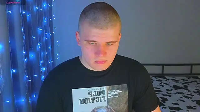 kittenmurr online show from December 1, 2025, 9:36 am