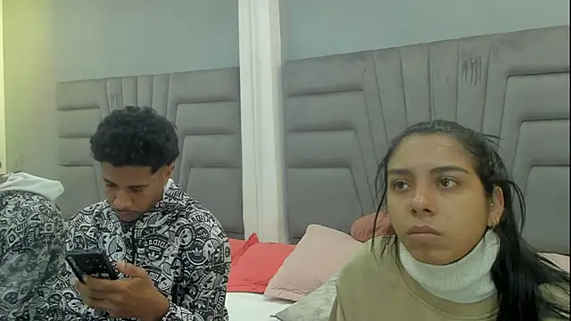 violet and myers online show from October 7, 2025, 11:51 am