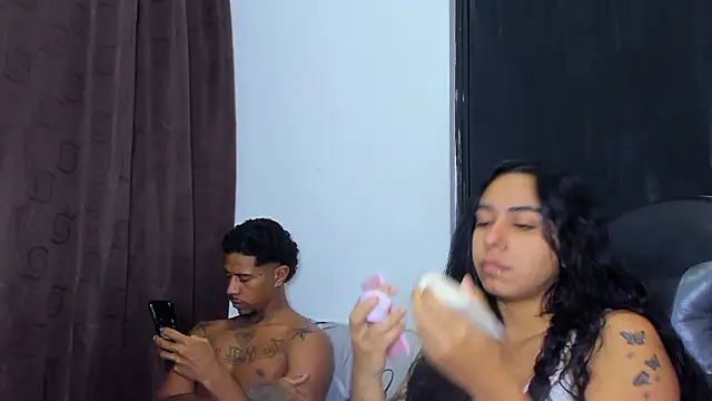 violet and myers online show from February 18, 2026, 4:52 am