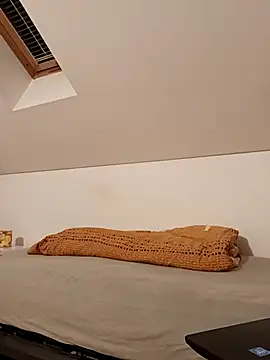 Snapshot of bolo1984 chatting on October 27, 2025, 5:17 pm bolo1984 online show from October 27, 2025, 5:17 pm