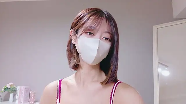 Yuna-ch online show from October 5, 2025, 7:39 am