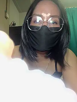 melyiaaa online show from February 15, 2026, 2:14 pm