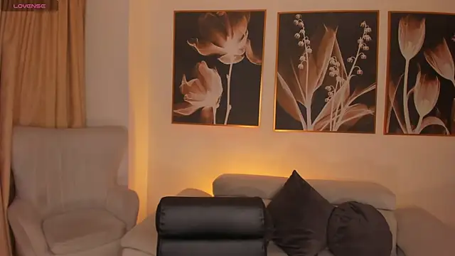 AyshelBrown online show from December 20, 2025, 8:38 pm