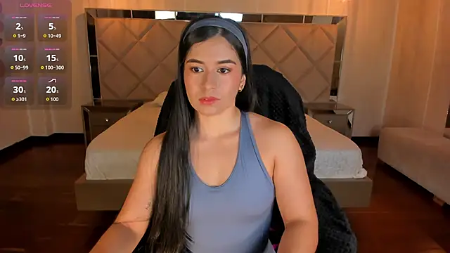 MilaColeman online show from April 9, 2026, 3:28 am