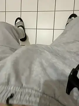 Dicksxd online show from April 18, 2026, 9:48 pm