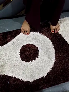 siya00 online show from November 12, 2025, 12:05 pm