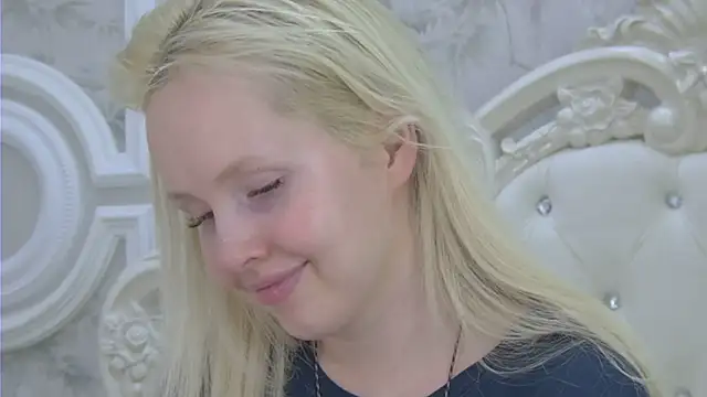 Snapshot of EllieFrosty_ chatting on May 23, 2026, 12:05 am EllieFrosty online show from May 23, 2026, 12:05 am