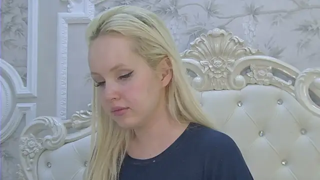 Snapshot of EllieFrosty_ chatting on May 30, 2026, 10:18 pm EllieFrosty online show from May 30, 2026, 10:18 pm