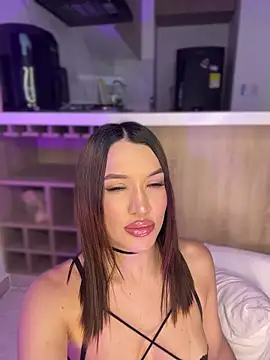 Bella-taylorr online show from March 24, 2026, 7:02 am