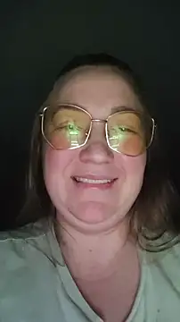 Snapshot of Kiss_Eva chatting on December 8, 2024, 1:24 am Kiss Eva online show from December 8, 2024, 1:24 am