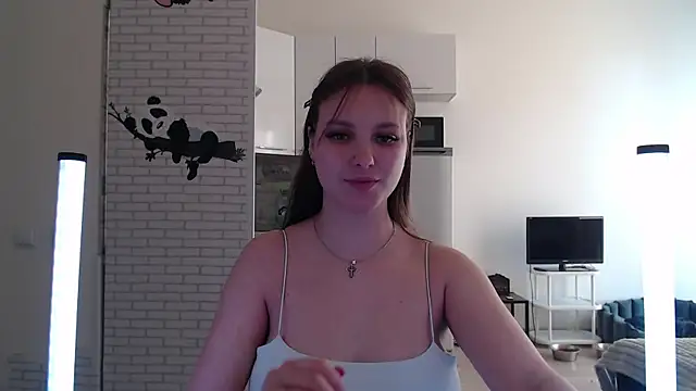 Snapshot of Leonaalove chatting on April 21, 2026, 2:34 pm Leonaalove online show from April 21, 2026, 2:34 pm
