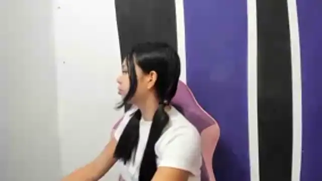 Snapshot of shy_luna18 chatting on January 18, 2026, 1:15 pm shy luna18 online show from January 18, 2026, 1:15 pm