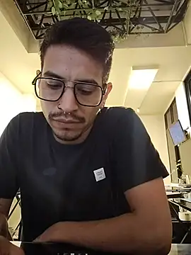 Juann-cock online show from May 18, 2026, 4:07 am