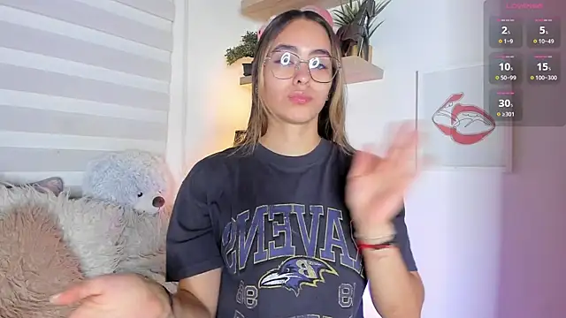 Snapshot of sara_madrid chatting on May 16, 2026, 11:53 am sara madrid online show from May 16, 2026, 11:53 am