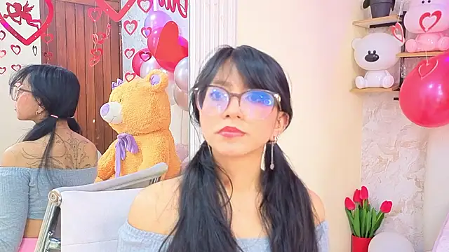 VioletxBloom online show from February 12, 2026, 4:02 pm