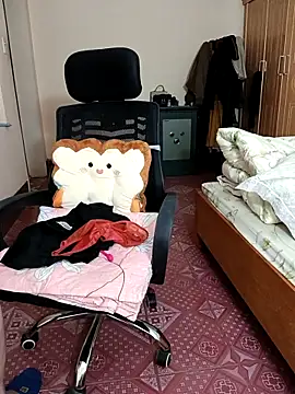 Snapshot of Moona_heny chatting on December 1, 2025, 12:37 am Moona heny online show from December 1, 2025, 12:37 am