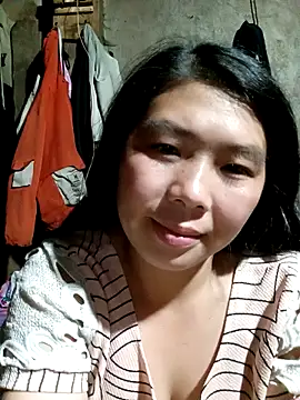 quynhkoolbae online show from October 12, 2025, 1:43 pm