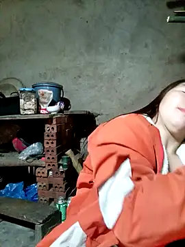 quynhkoolbae online show from November 20, 2025, 2:01 am