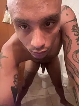 Snapshot of IskanderDemian chatting on October 18, 2025, 8:42 pm IskanderDemian online show from October 18, 2025, 8:42 pm