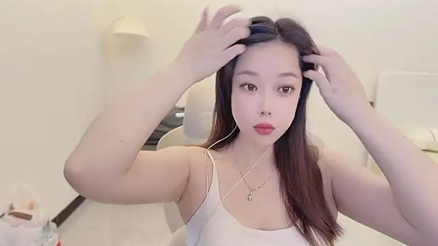 Maymay  online show from November 11, 2025, 2:39 pm