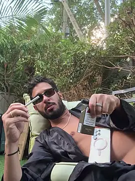 Snapshot of husbandandwifetobe chatting on October 2, 2025, 3:57 am husbandandwifetobe online show from October 2, 2025, 3:57 am