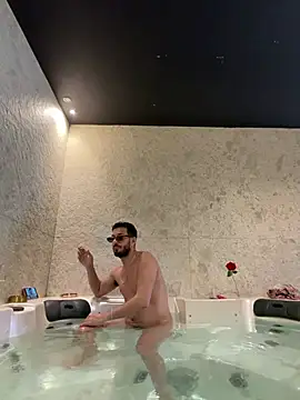 Snapshot of husbandandwifetobe chatting on February 21, 2026, 1:01 pm husbandandwifetobe online show from February 21, 2026, 1:01 pm