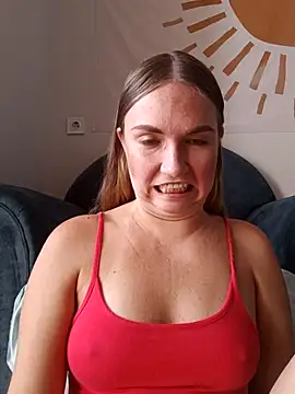 KisaVixen online show from September 18, 2025, 10:39 am