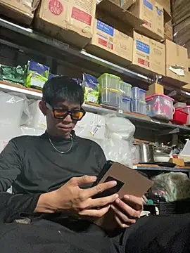 linh21107 online show from November 5, 2025, 6:24 am