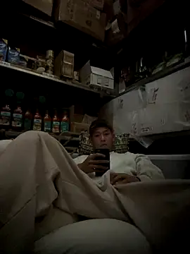 linh21107 online show from November 23, 2025, 7:08 am