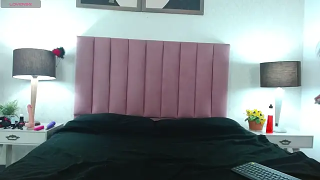 Lolagolden1 online show from October 24, 2025, 12:12 pm