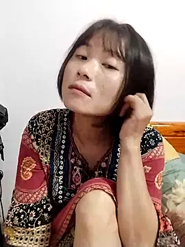 linda bae00 online show from October 18, 2025, 1:56 pm