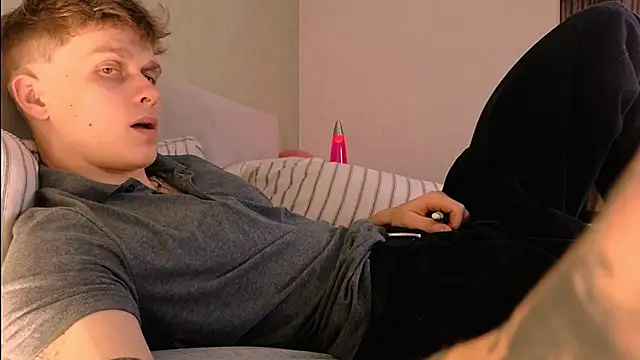 TalkingHead 0  online show from October 6, 2025, 11:40 am