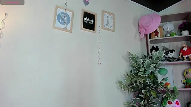 Lana Dreams  online show from September 18, 2025, 1:18 am