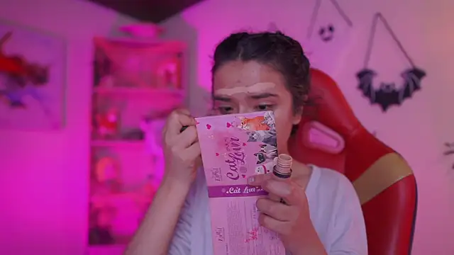 Lana Dreams  online show from October 8, 2025, 1:09 pm