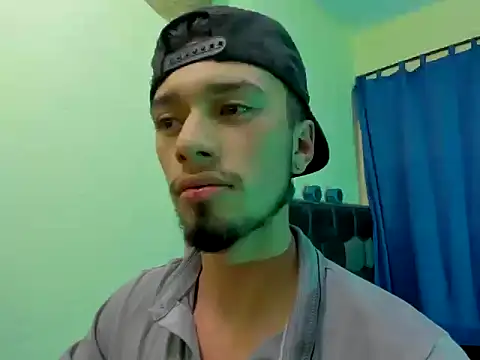 Snapshot of theostone chatting on September 14, 2025, 7:29 am theostone online show from September 14, 2025, 7:29 am