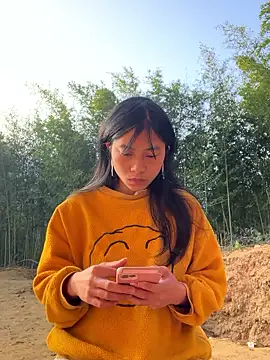 EmLy02 online show from January 18, 2026, 12:36 am