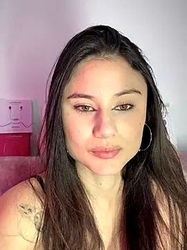 Snapshot of VioletaLorette chatting on October 21, 2025, 3:40 am VioletaLorette online show from October 21, 2025, 3:40 am