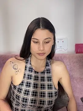 Snapshot of VioletaLorette chatting on October 29, 2025, 1:52 am VioletaLorette online show from October 29, 2025, 1:52 am