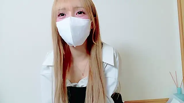 Snapshot of Amanatsu_Himena chatting on April 9, 2026, 11:48 am Amanatsu Himena online show from April 9, 2026, 11:48 am