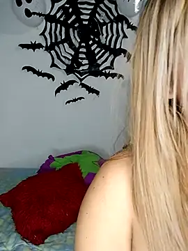 Snapshot of Emily__Hott chatting on October 8, 2025, 2:42 am Emily  Hott online show from October 8, 2025, 2:42 am