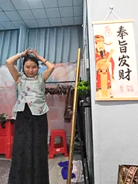 Snapshot of lingling5200 chatting on May 2, 2026, 5:45 am lingling5200 online show from May 2, 2026, 5:45 am