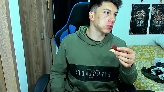 javiersexymann online show from December 29, 2024, 3:22 am