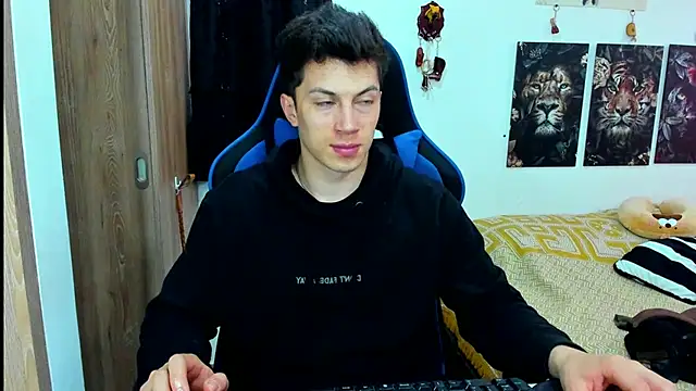 javiersexymann online show from January 16, 2025, 6:27 pm