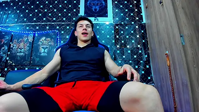 javiersexymann online show from September 17, 2025, 9:16 pm