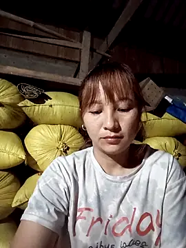 Mini3333 online show from April 9, 2026, 10:15 pm