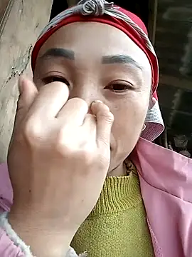 lucybaby00 online show from November 18, 2025, 9:25 am