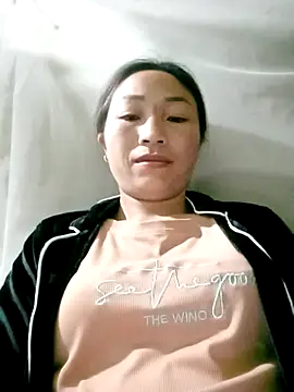 lucybaby00 online show from March 22, 2026, 11:08 pm